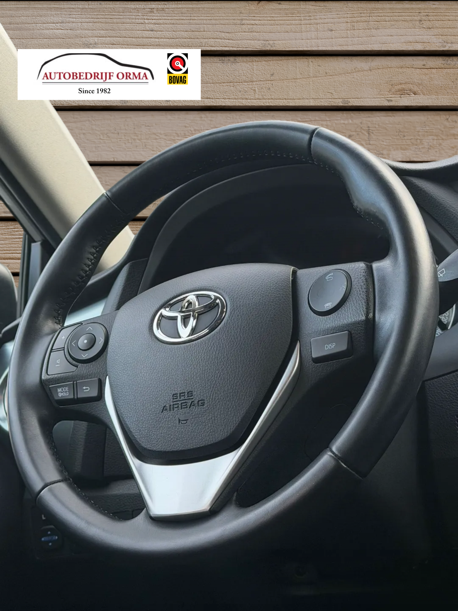 
								Toyota Auris 1.8Hybrid full									